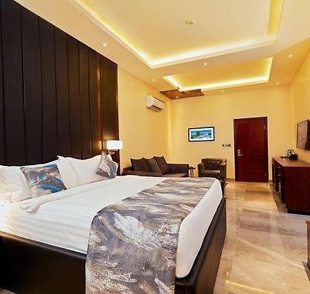 Senators Suites And Towers Hotel Omole Exterior foto