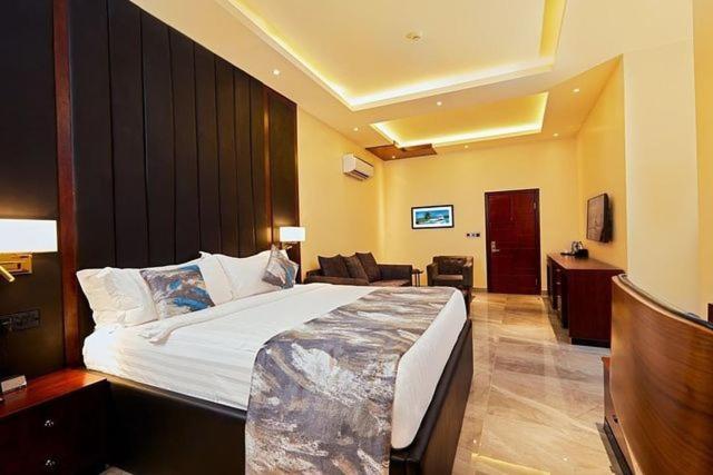 Senators Suites And Towers Hotel Omole Exterior foto
