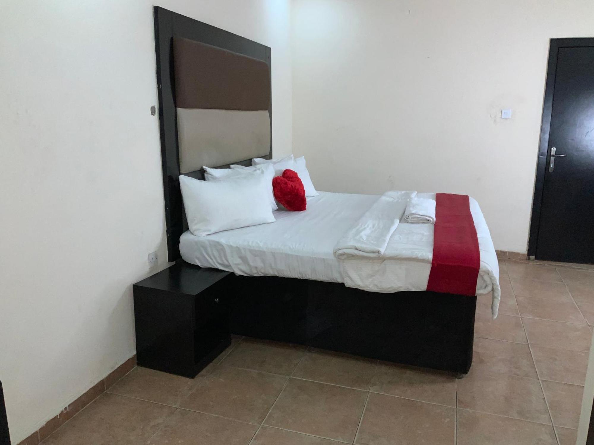 Senators Suites And Towers Hotel Omole Exterior foto