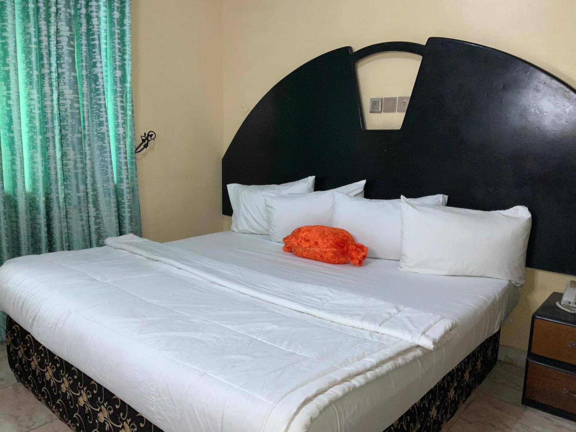 Senators Suites And Towers Hotel Omole Exterior foto
