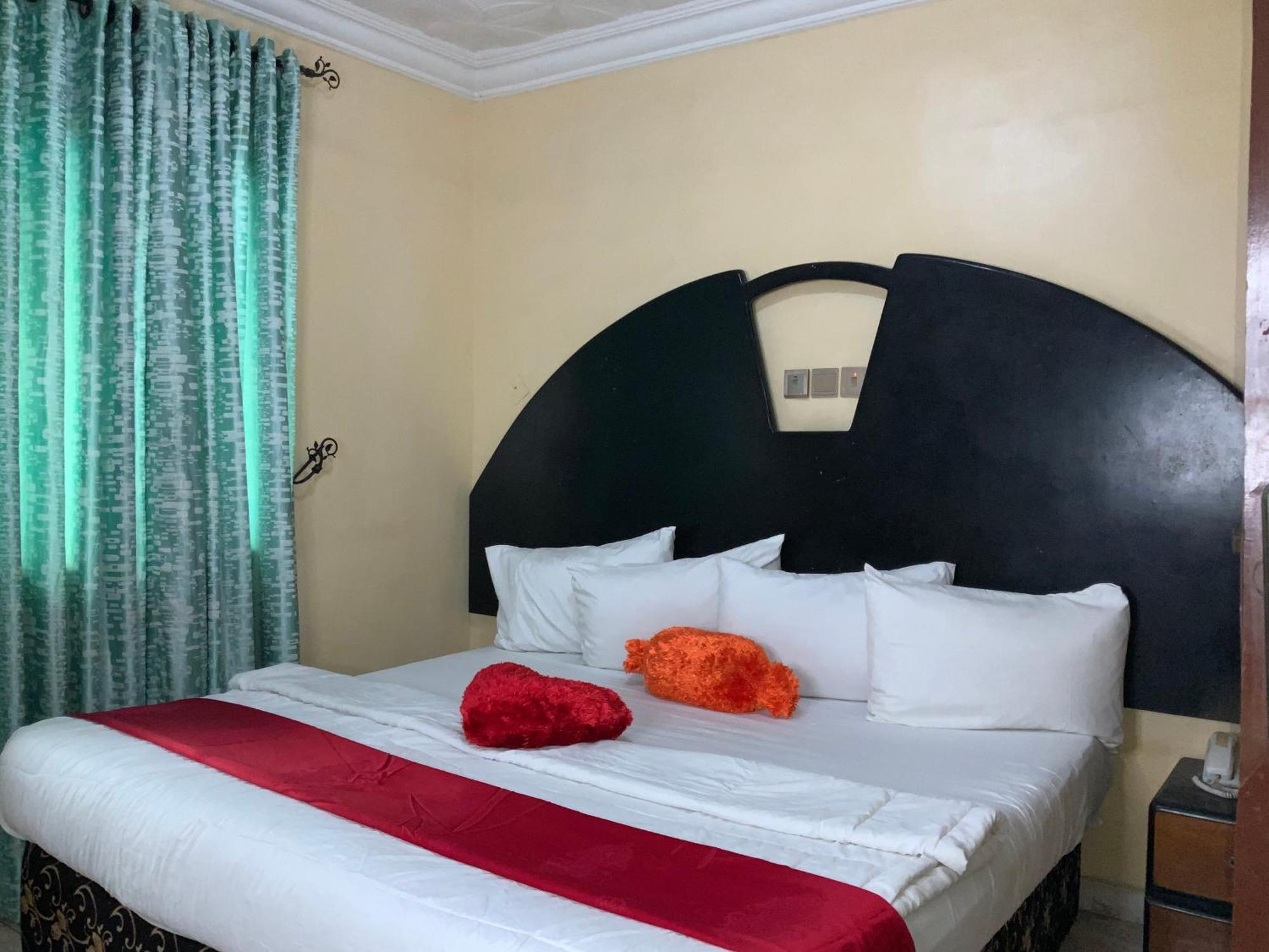Senators Suites And Towers Hotel Omole Exterior foto