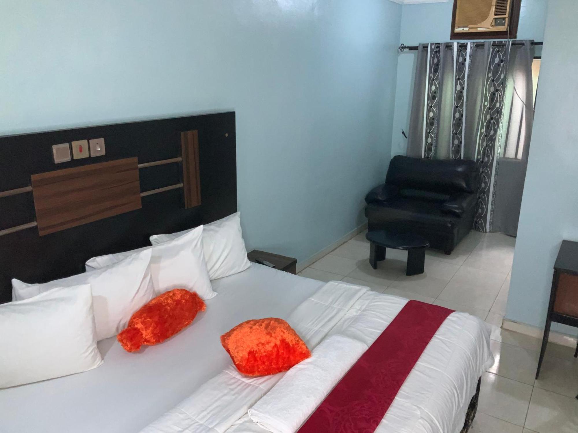 Senators Suites And Towers Hotel Omole Exterior foto